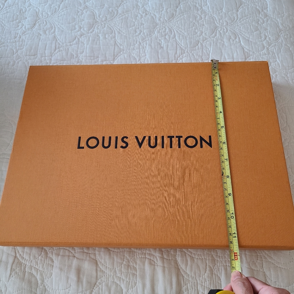 Louis VUITTON box